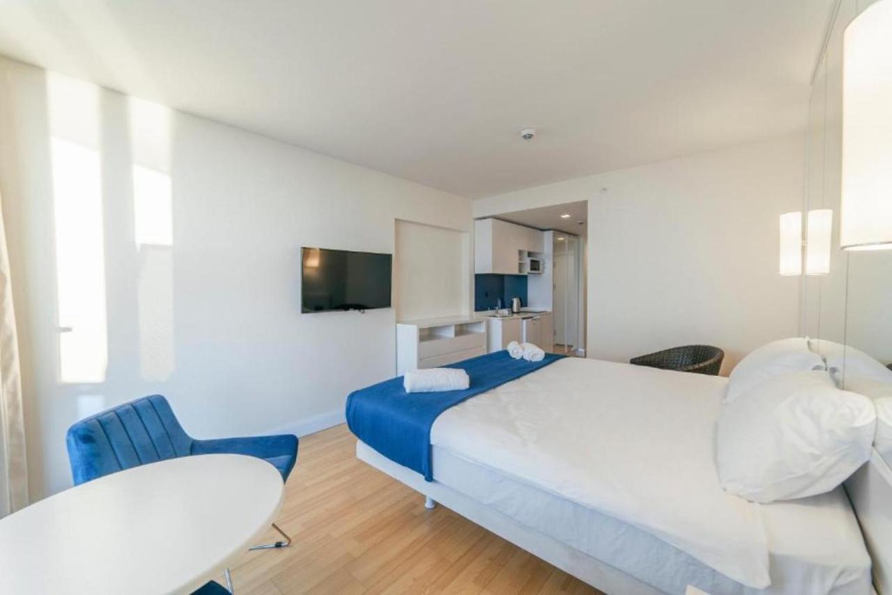 Orbi City Sea Side & Sea View Apartments バトゥーミ エクステリア 写真