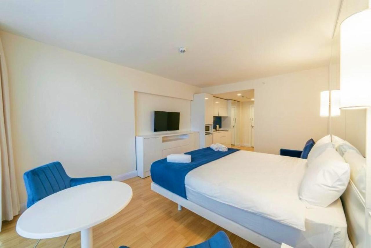 Orbi City Sea Side & Sea View Apartments バトゥーミ エクステリア 写真