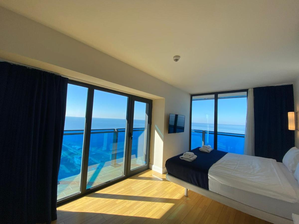 Orbi City Sea Side & Sea View Apartments バトゥーミ エクステリア 写真
