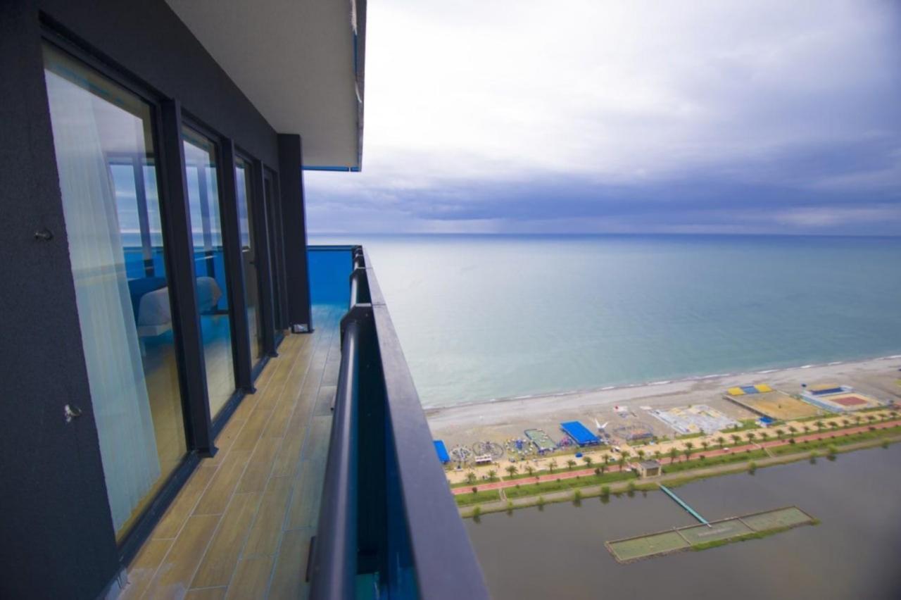 Orbi City Sea Side & Sea View Apartments バトゥーミ エクステリア 写真
