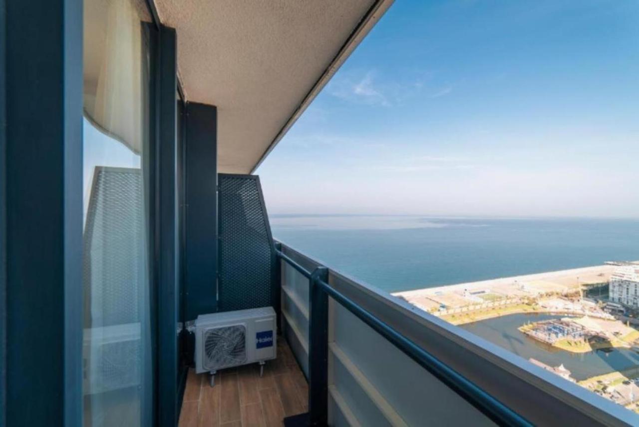 Orbi City Sea Side & Sea View Apartments バトゥーミ エクステリア 写真