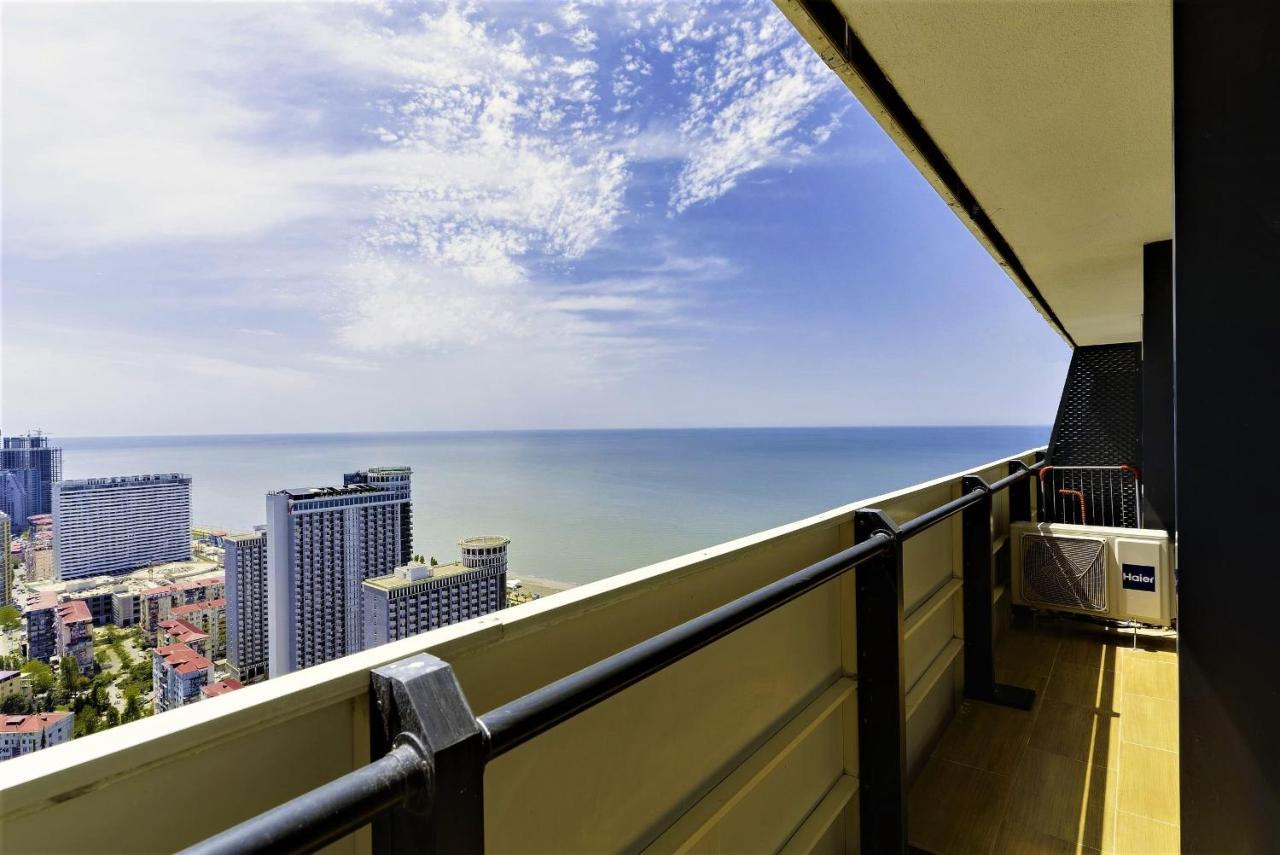 Orbi City Sea Side & Sea View Apartments バトゥーミ エクステリア 写真